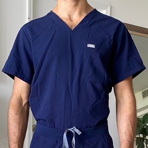 FIGS SCRUBS TOP (navy blue)